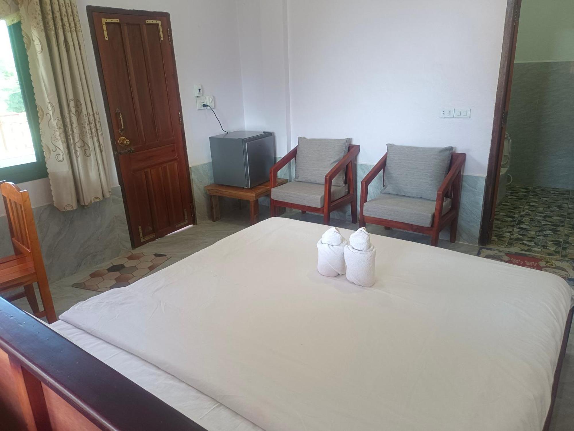 Dd Guesthouse Vang Vieng Exteriör bild