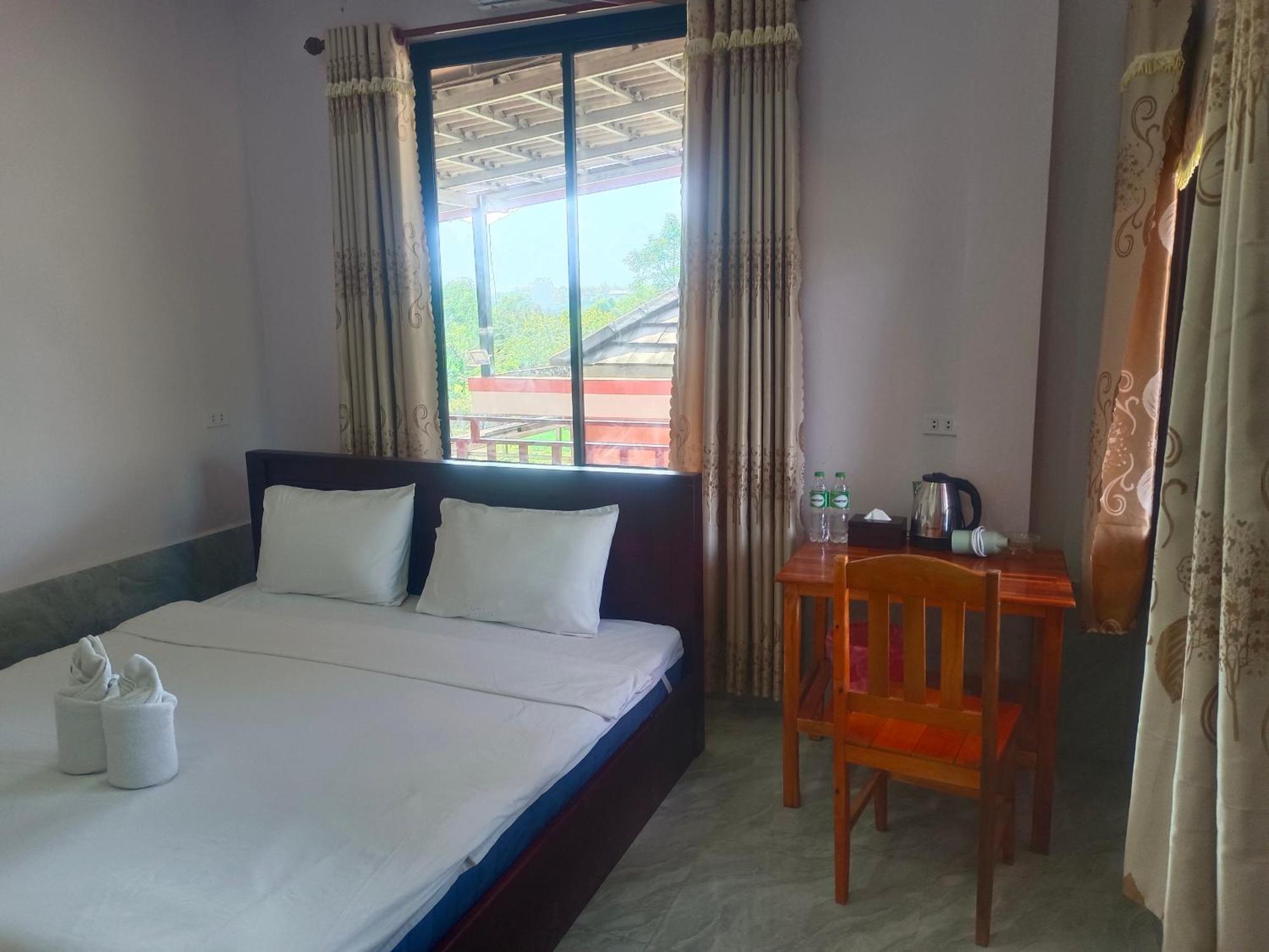 Dd Guesthouse Vang Vieng Exteriör bild