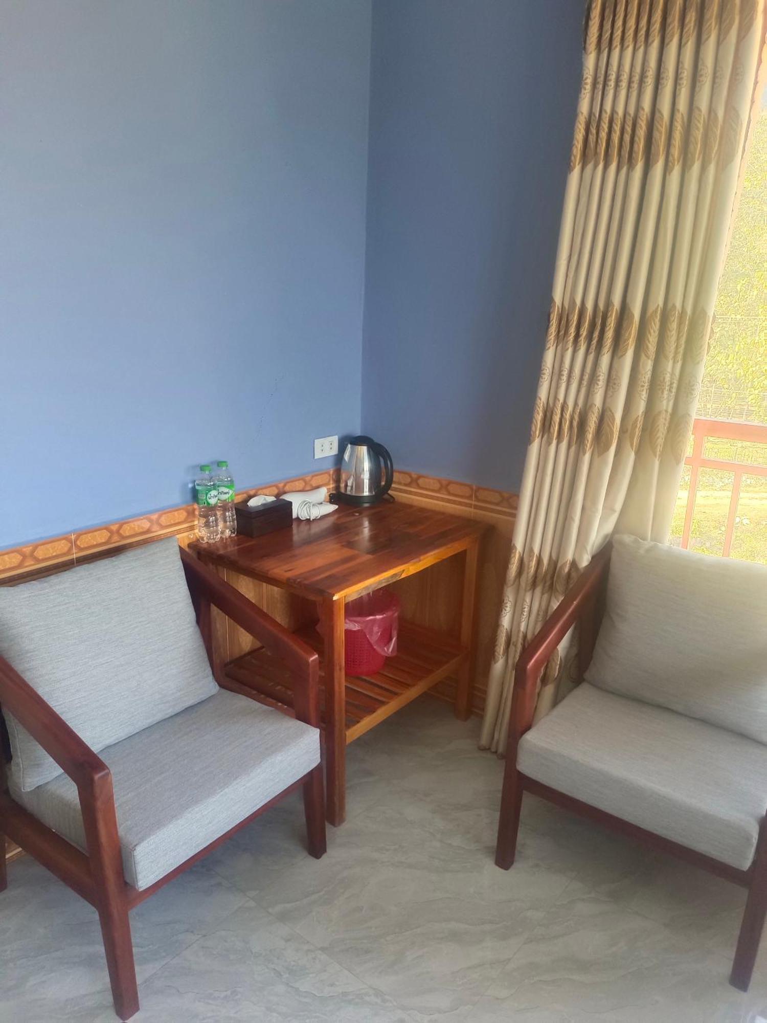 Dd Guesthouse Vang Vieng Exteriör bild
