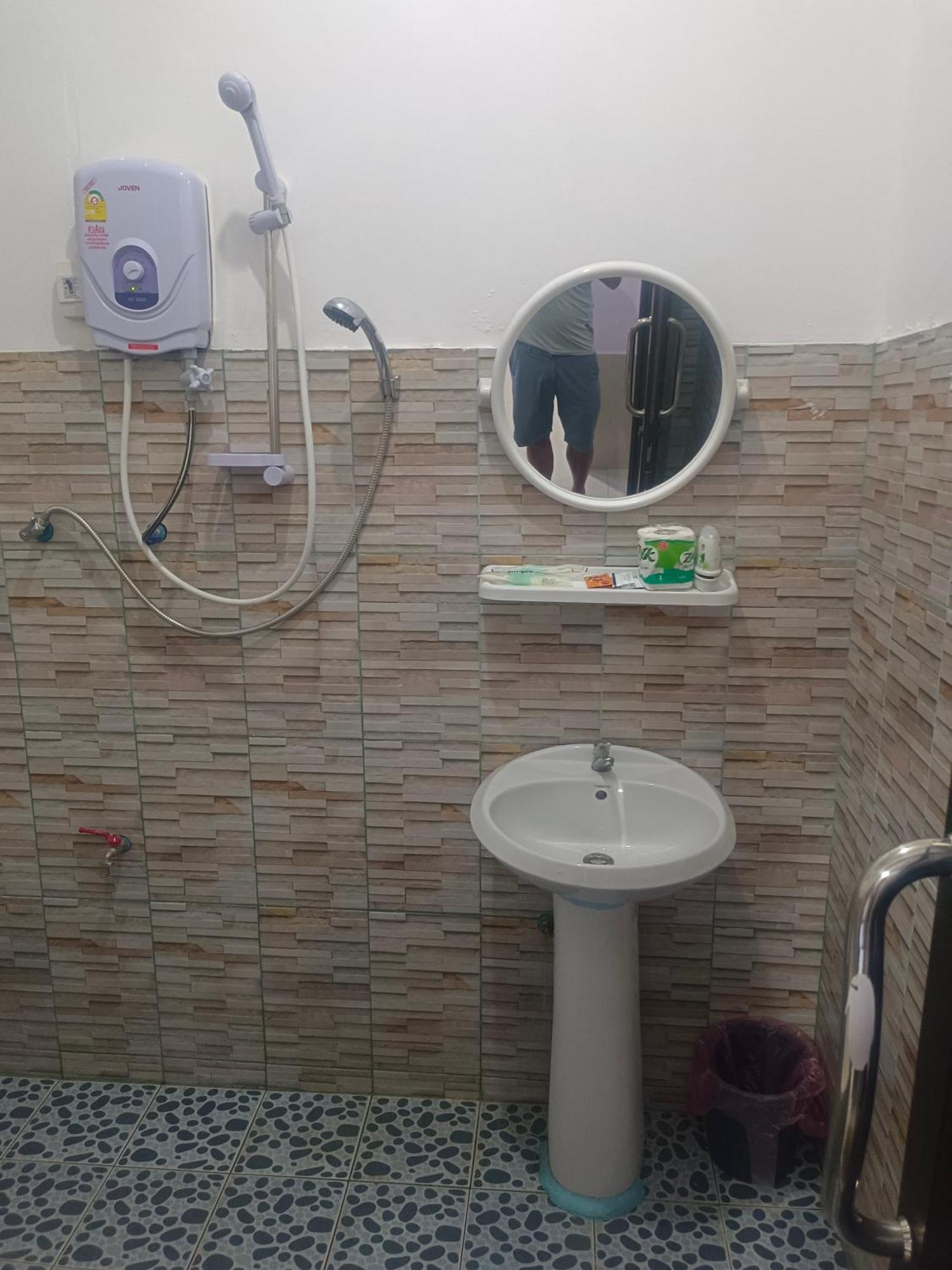 Dd Guesthouse Vang Vieng Exteriör bild