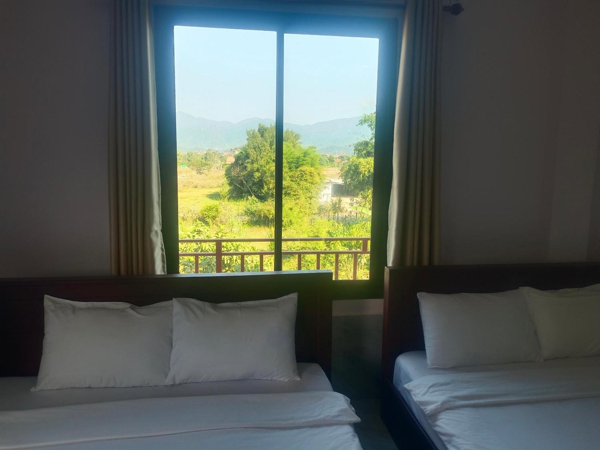Dd Guesthouse Vang Vieng Exteriör bild