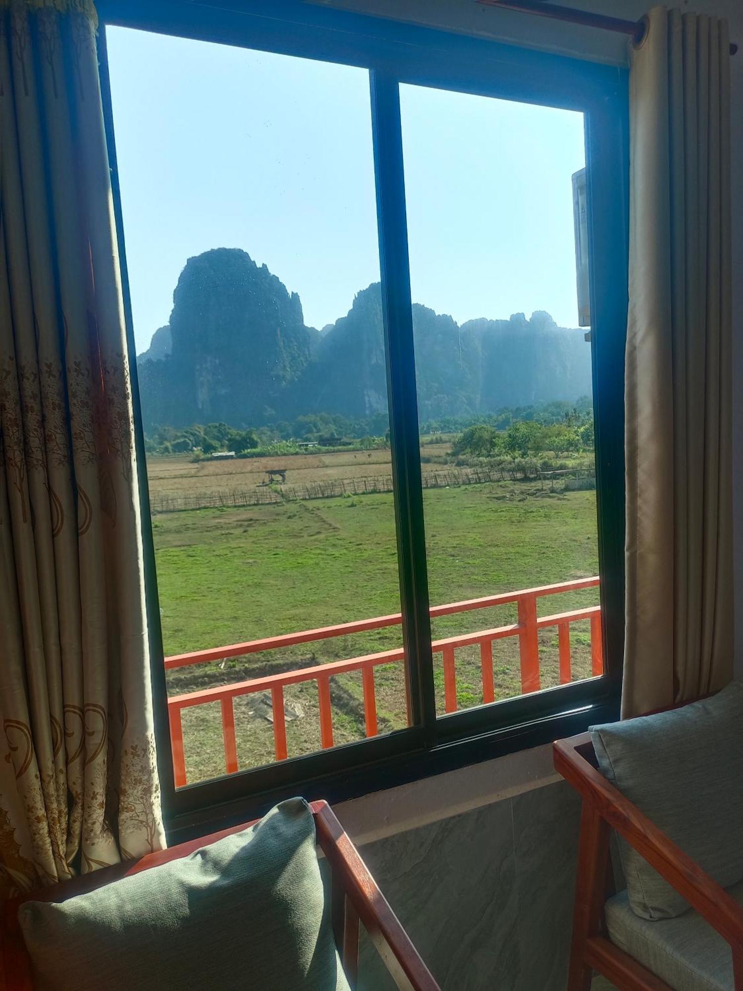 Dd Guesthouse Vang Vieng Exteriör bild