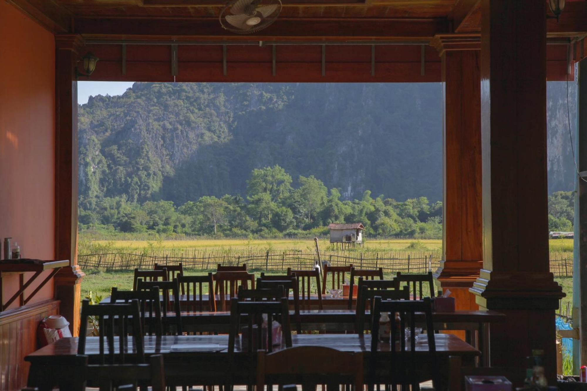 Dd Guesthouse Vang Vieng Exteriör bild