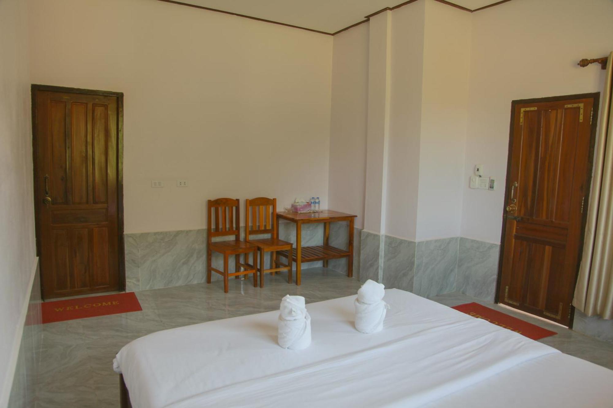 Dd Guesthouse Vang Vieng Exteriör bild