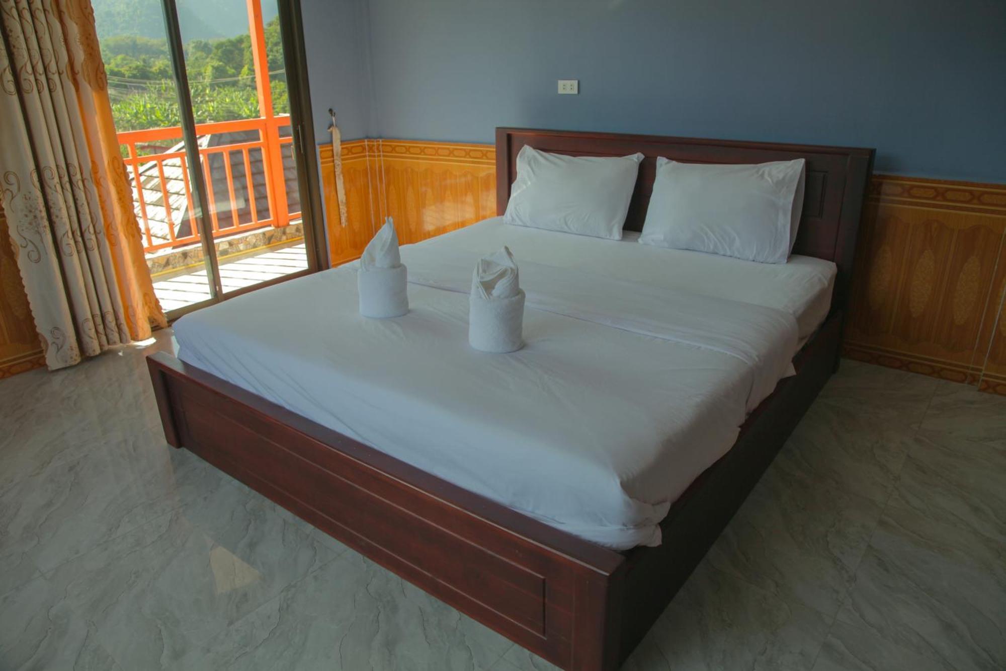 Dd Guesthouse Vang Vieng Exteriör bild